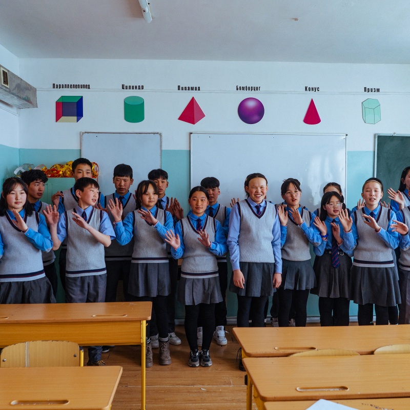 Oyunjargal’s classmates say their school’s name using sign language. Murun, Mongolia. Credit: GPE/Bat-Orgil Battulga